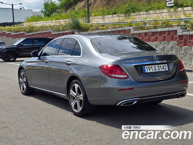 Mercedes-Benz E-Class из Кореи Encar