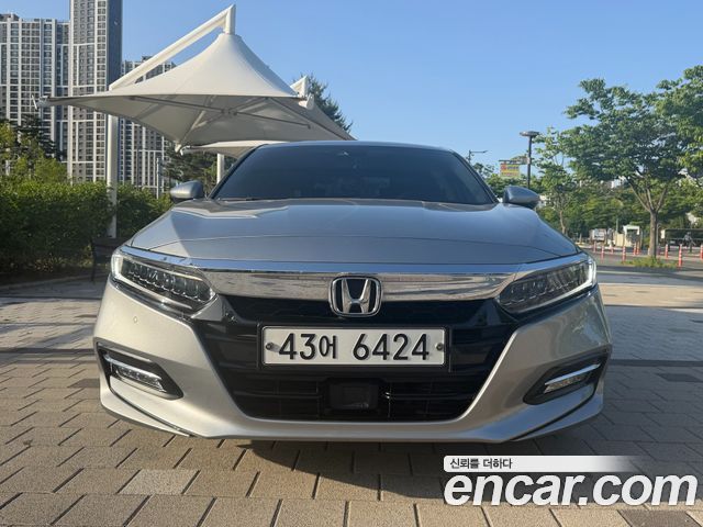 Honda Accord 2.0 Hybrid Touring — пробег 70 800 км