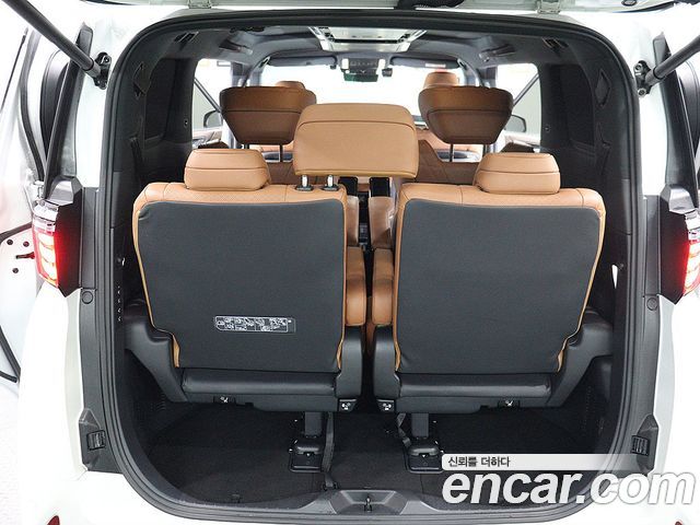 Toyota Alphard 2.5 HEV Executive AWD — пробег 16 935 км