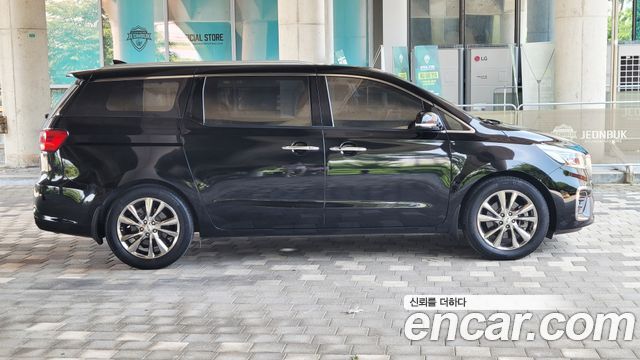 Kia Carnival Gasoline 9-Seater Noblesse Special — пробег 113 202 км — фото 5 из 5