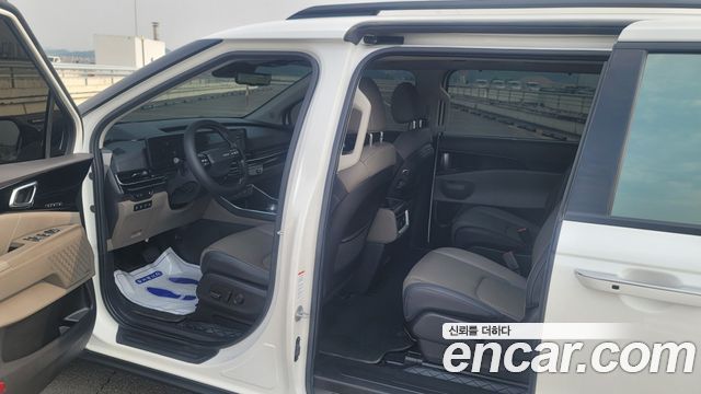 Kia Carnival 9-Seater Gravity — пробег 15 372 км — фото 5 из 5