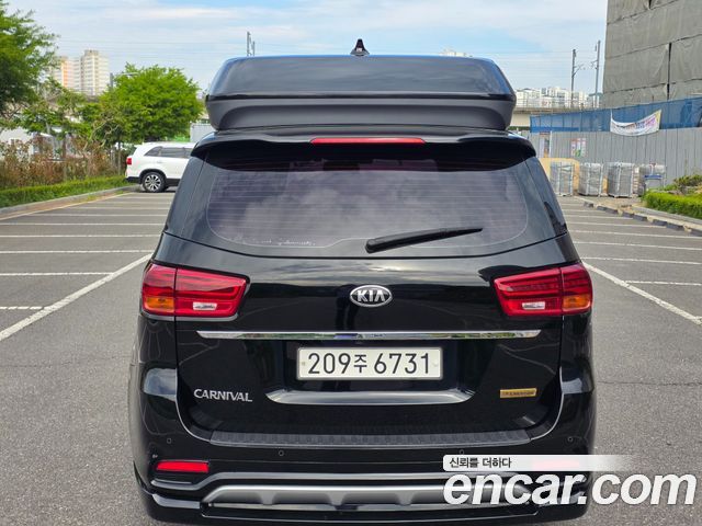 Kia Carnival 7-Seater Hi-Limousine President — пробег 90 500 км — фото 5 из 5