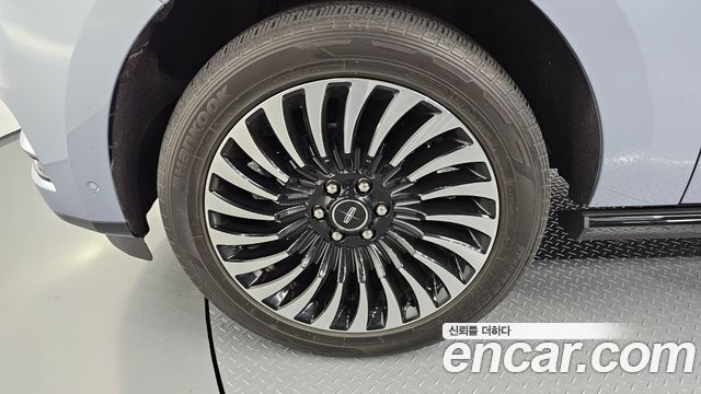 Lincoln Navigator 3.5L Black Label — пробег 45665 км