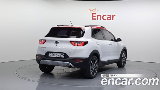 Kia Stonic из Кореи Encar