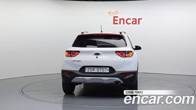 Kia Stonic из Кореи Encar