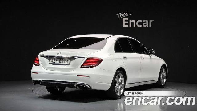 Mercedes-Benz E-Class из Кореи Encar