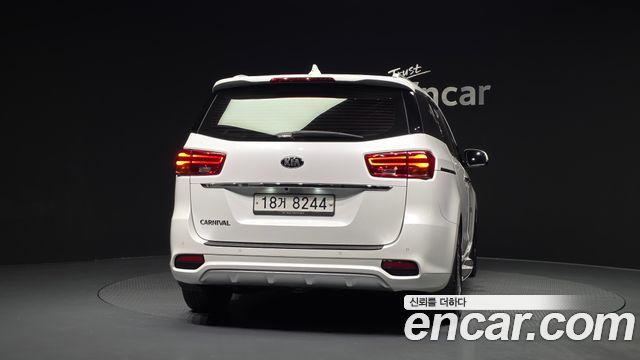 Kia Carnival из Кореи Encar