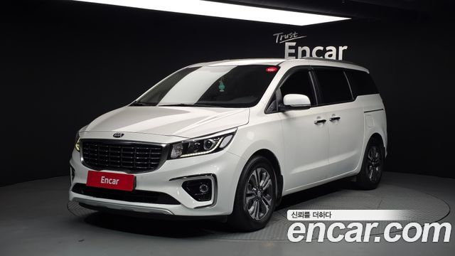 Kia Carnival 9-Seater Luxury — пробег 162 253 км — фото 1 из 5