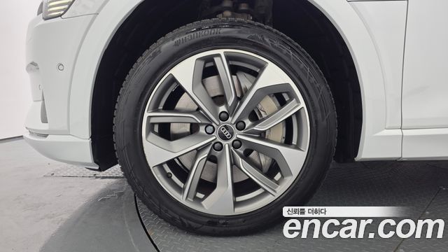 Audi e-tron из Кореи Encar