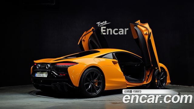 Mclaren Artura 3.0 Coupe — пробег 8 759 км — фото 2 из 5