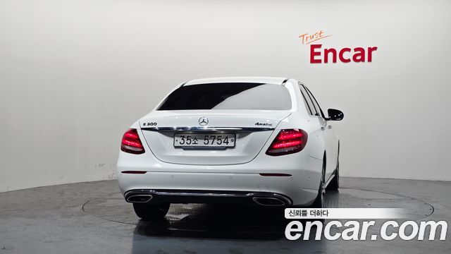 Mercedes-Benz E-Class из Кореи Encar