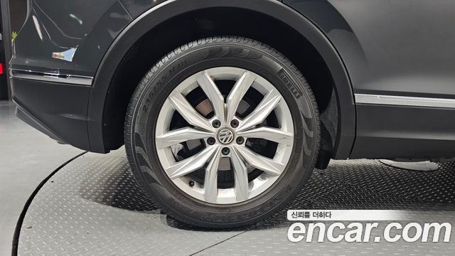 Volkswagen Tiguan 2.0 TDI Premium — пробег 92 127 км — фото 5 из 5