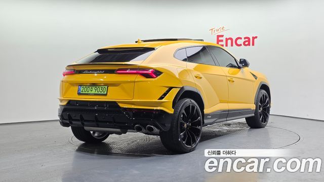 Lamborghini Urus из Кореи Encar