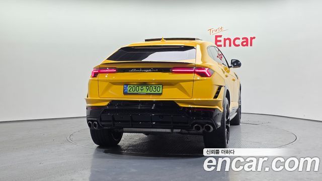 Lamborghini Urus из Кореи Encar