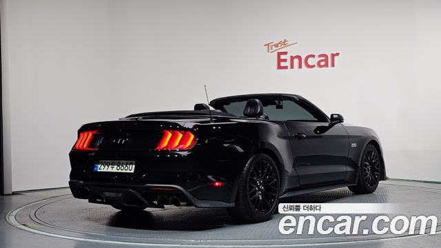 Ford Mustang GT Convertible — пробег 79 138 км — фото 2 из 5