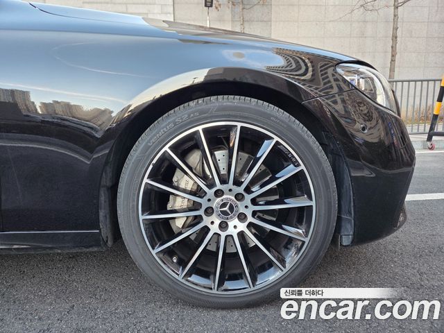 Mercedes-Benz E-Class E350 4MATIC AMG Line — пробег 22 000 км — фото 5 из 5