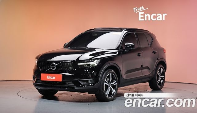 Volvo XC40 T4 R-Design — пробег 48 832 км — фото 1 из 5