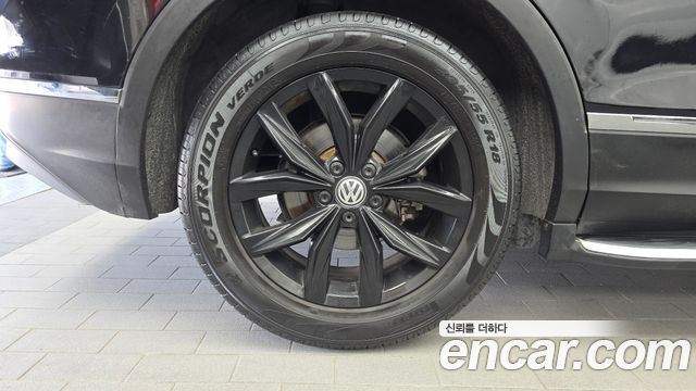 Volkswagen Tiguan 2.0 TDI Premium — пробег 106 586 км — фото 5 из 5
