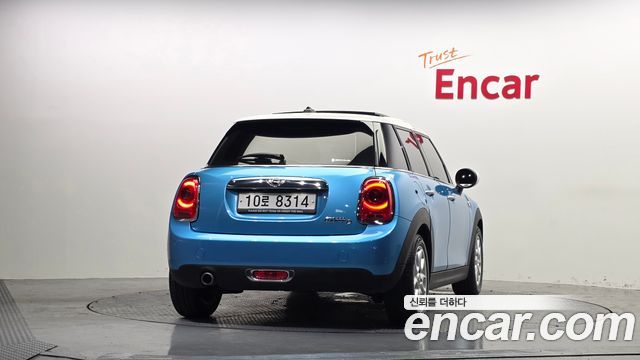 Mini Cooper 5Door HIGH 3rd — пробег 35 910 км — фото 4 из 5