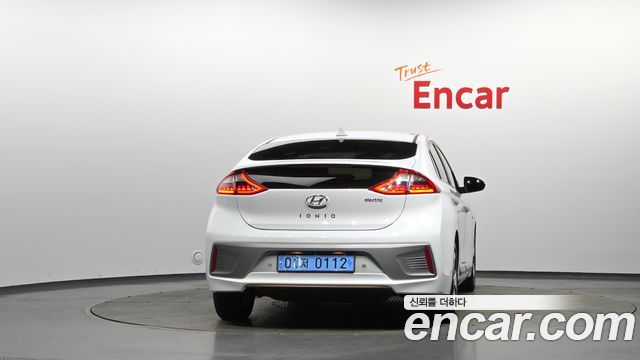 Hyundai Ioniq Q — пробег 124 136 км — фото 4 из 5