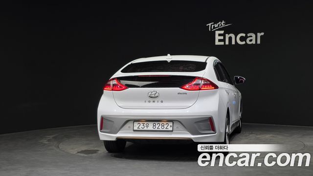 Hyundai Ioniq Q — пробег 122 488 км — фото 4 из 5