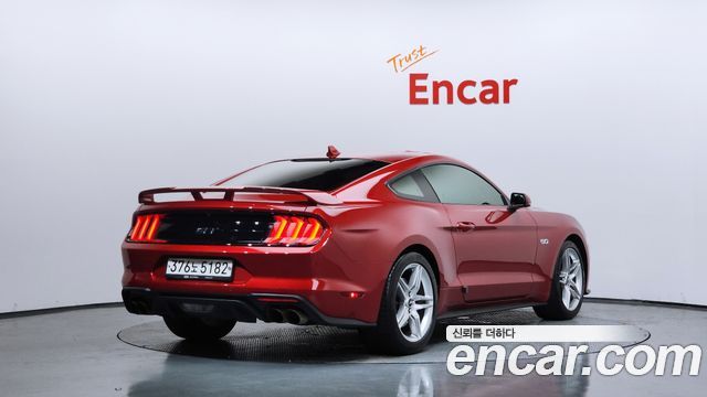 Ford Mustang GT Coupe — пробег 35 985 км — фото 2 из 5
