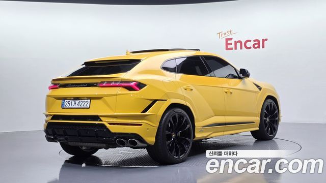 Lamborghini Urus из Кореи Encar