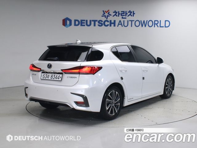 Lexus CT200h 1.8 Supreme ZWA10 — пробег 56721 км
