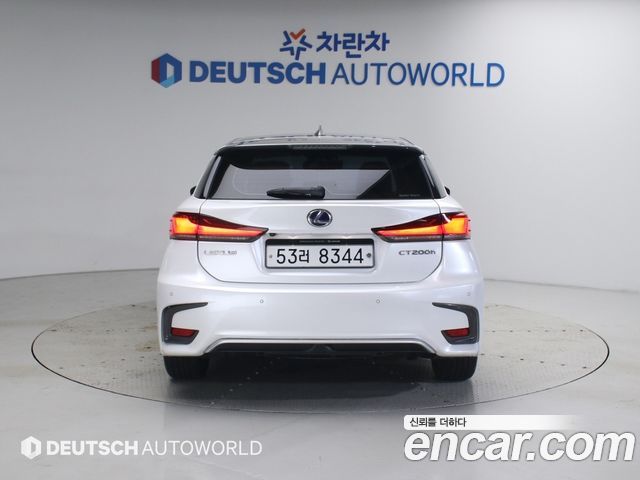 Lexus CT200h 1.8 Supreme ZWA10 — пробег 56721 км