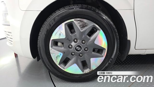 Hyundai Staria 4WD Tourer 9-Seater Modern — пробег 99335 км