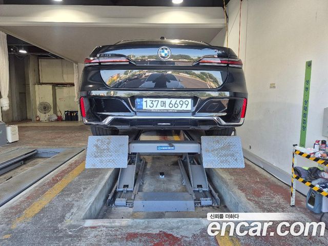 BMW 7-Series 740i sDrive M Sport — пробег 76107 км
