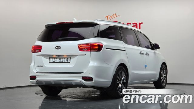Kia Carnival из Кореи Encar