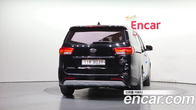 Kia Carnival из Кореи Encar
