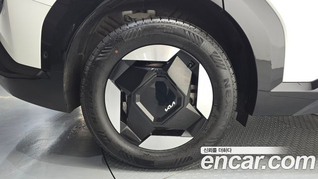 Kia EV9 Long Range 4WD Earth — пробег 32288 км