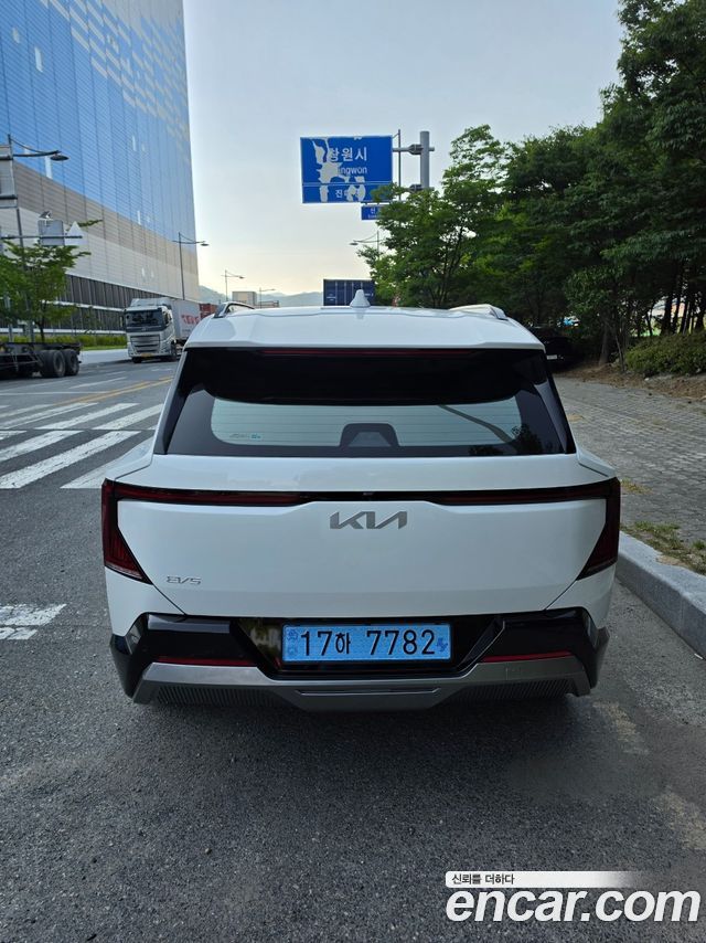 Kia EV5 Long Range 2WD Earth — пробег 1 100 км — фото 4 из 5