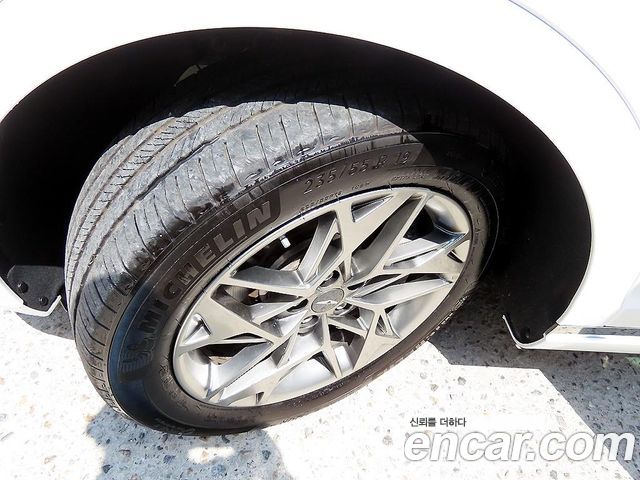 Genesis GV70 2.5T Gasoline AWD — пробег 32987 км