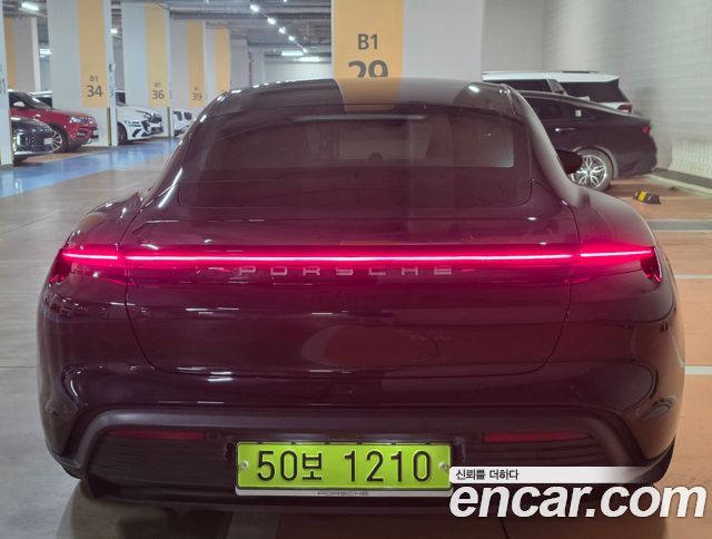Porsche Taycan Base — пробег 34 500 км — фото 5 из 5