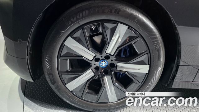 BMW iX из Кореи Encar