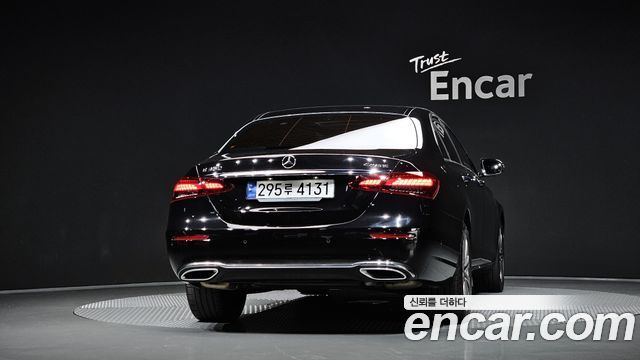 Mercedes-Benz E-Class E350 4MATIC Exclusive — пробег 57 057 км — фото 4 из 5