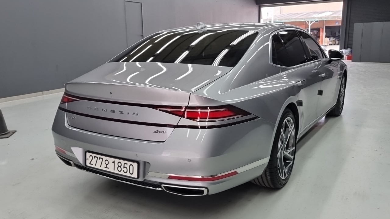 Genesis G90 из Кореи Encar