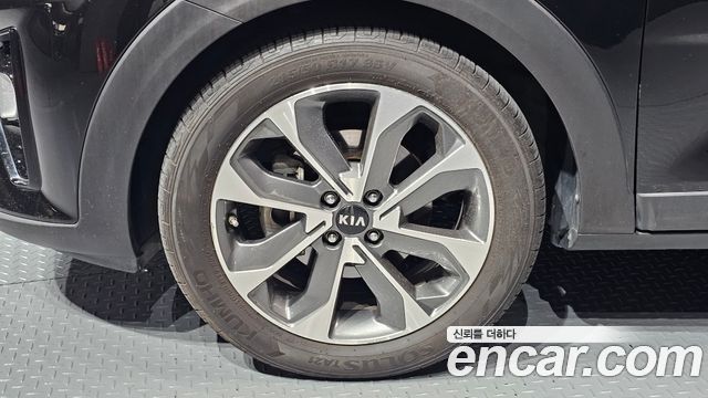 Kia Stonic из Кореи Encar