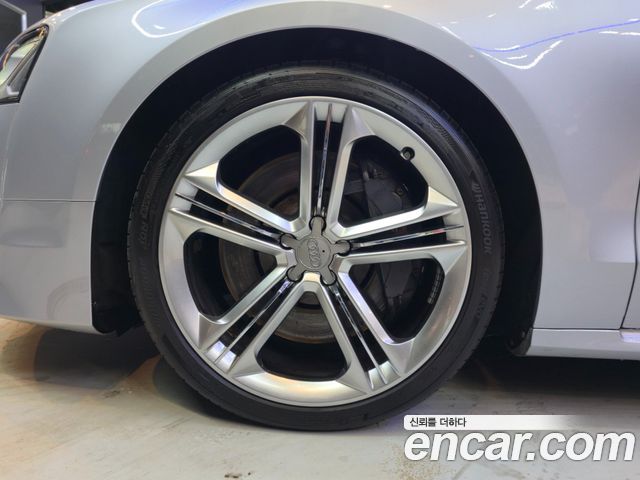 Audi S8 4.0 TFSI quattro D4 — пробег 215 000 км