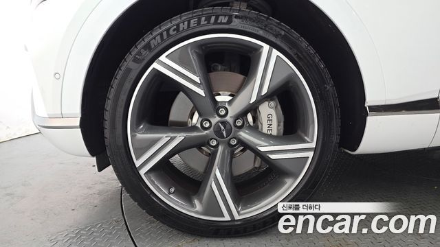Genesis GV80 2.5T Gasoline AWD — пробег 22285 км