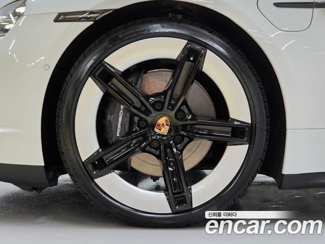 Porsche Taycan из Кореи Encar