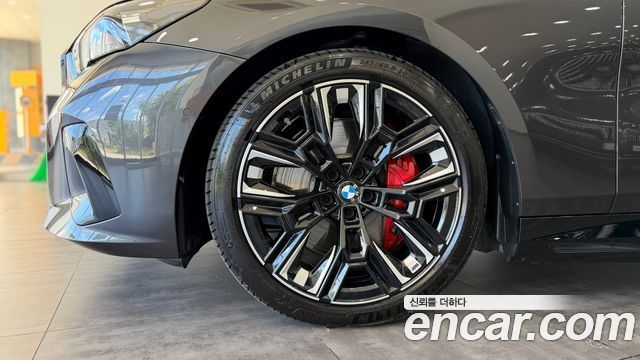 BMW i5 M60 xDrive — пробег 9 141 км — фото 5 из 5