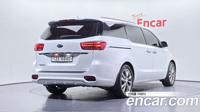Kia Carnival из Кореи Encar