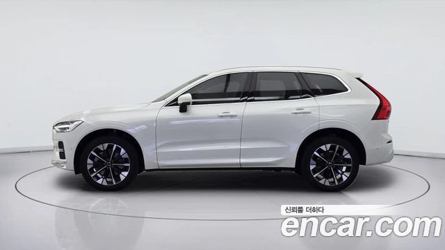Volvo XC60 B5 Ultra Bright Air Sus — пробег 5 439 км — фото 2 из 5