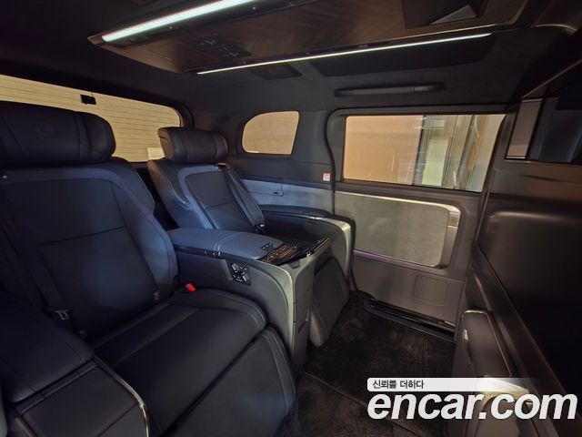 Lexus LM 500h Executive — пробег 2 700 км — фото 5 из 5