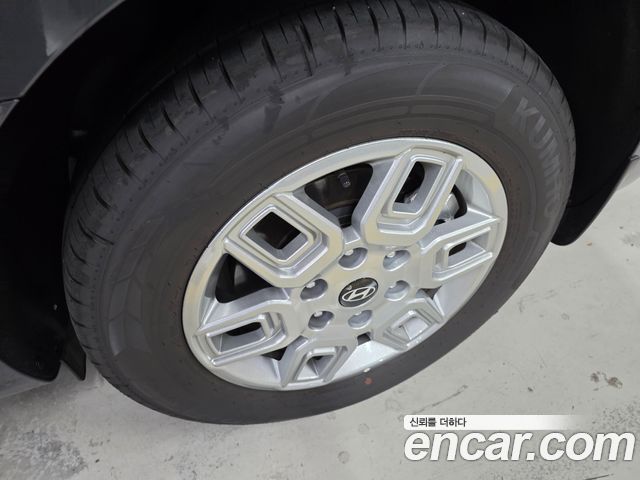 Hyundai Staria L3.5 Tourer 11-Seater Modern — пробег 1 900 км — фото 4 из 5
