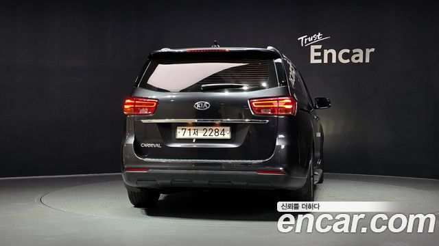 Kia Carnival 11-Seater Prestige — пробег 102 992 км — фото 4 из 5